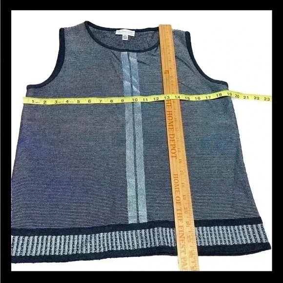 St. John‎ Sports M wool blend sleeveless knitted navy blue stripe top crewneck - Picture 4 of 9